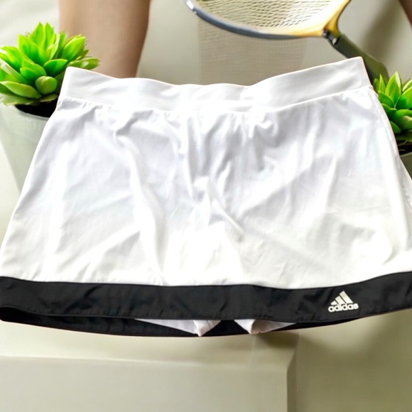 NWT Adidas White with Black Galaxy Skort - Picture 14 of 15